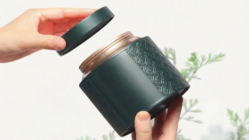 Embossed patterns on can products
