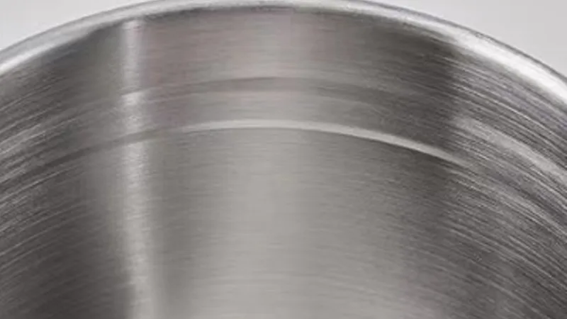 Coffee bean degassing metal canister