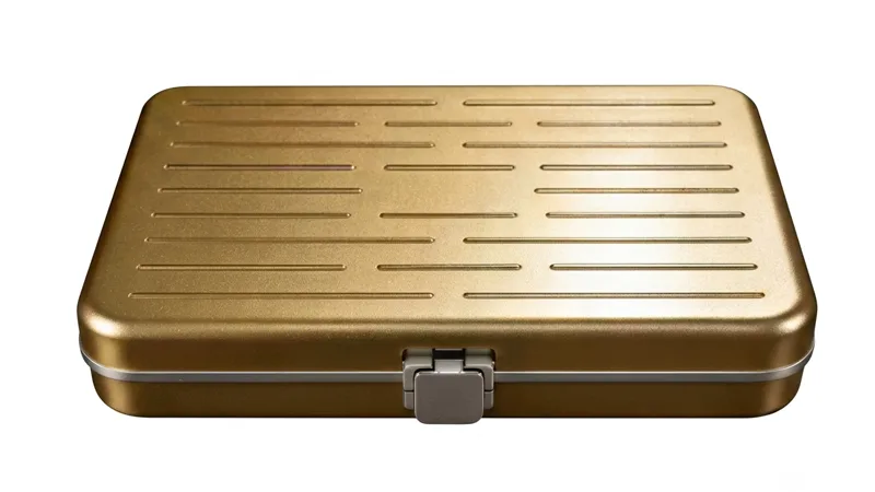 Sturdy and pressure-resistant